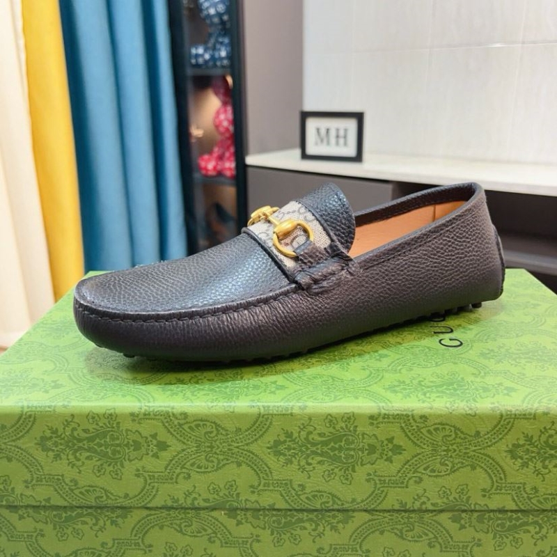 G*u*i leather shoes